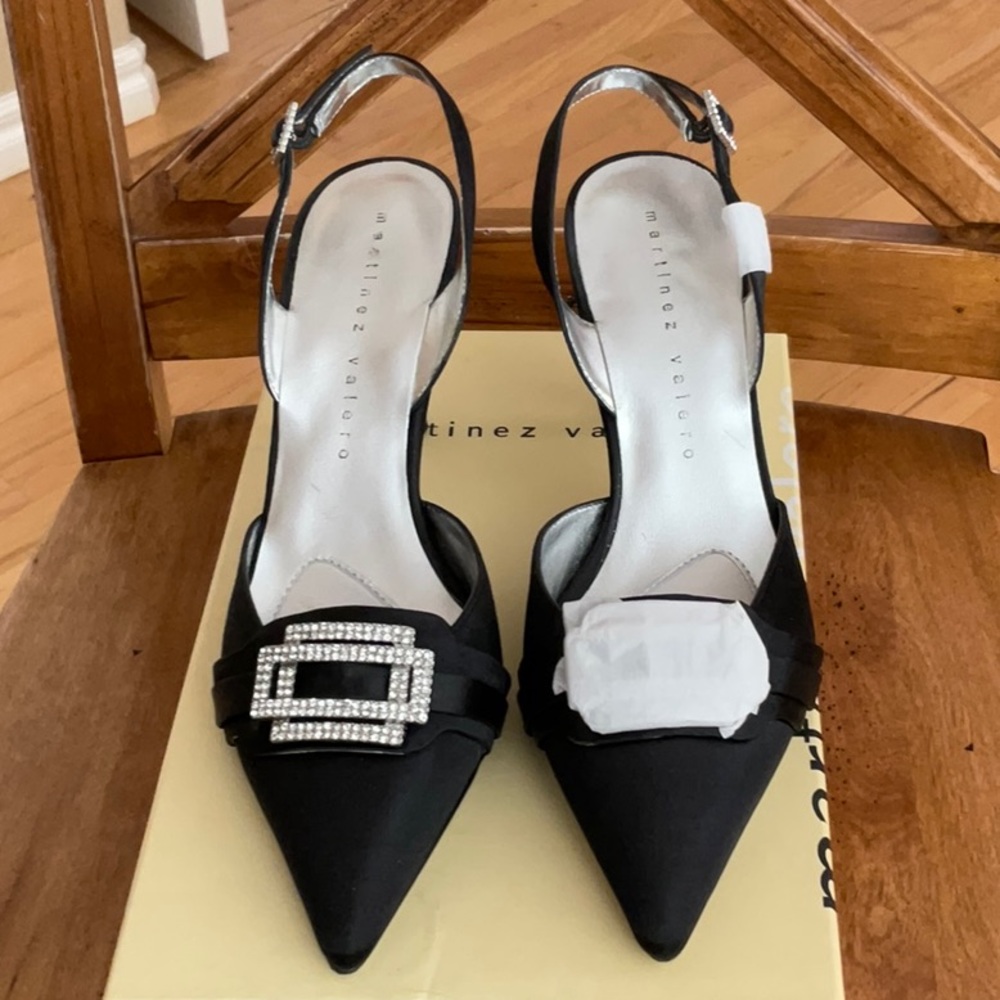 Martinez Valero, black sling back pumps, never worn